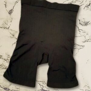 NWOT SKIMS Sculpting Short Mid Thigh W/ open Gusset | ONYX / 2X/3X